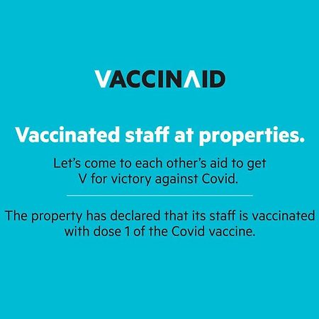 Vaccinated Staff - Oyo 11400 The Down Town Suites Hyderabad Bagian luar foto