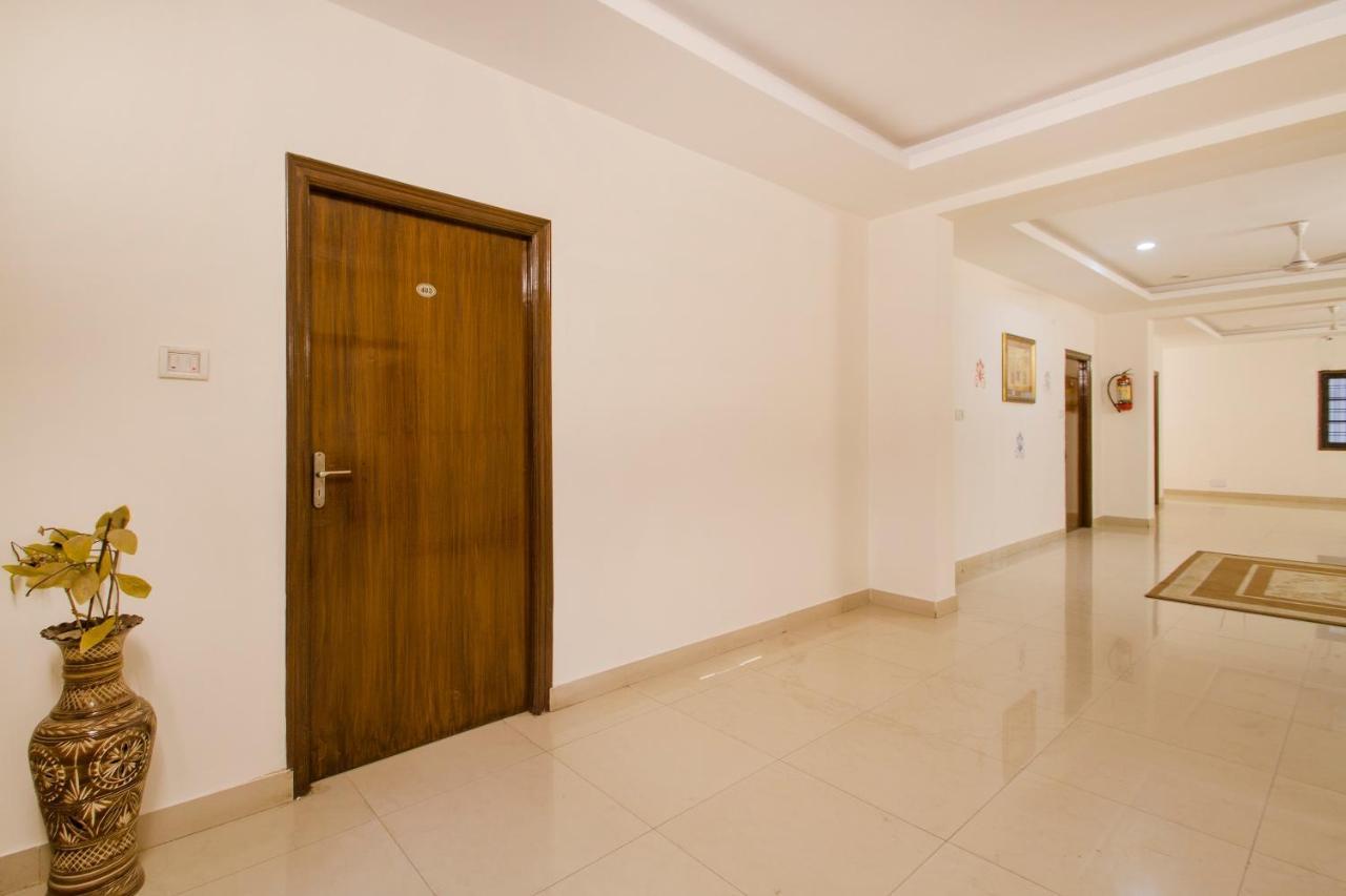 Vaccinated Staff - Oyo 11400 The Down Town Suites Hyderabad Bagian luar foto