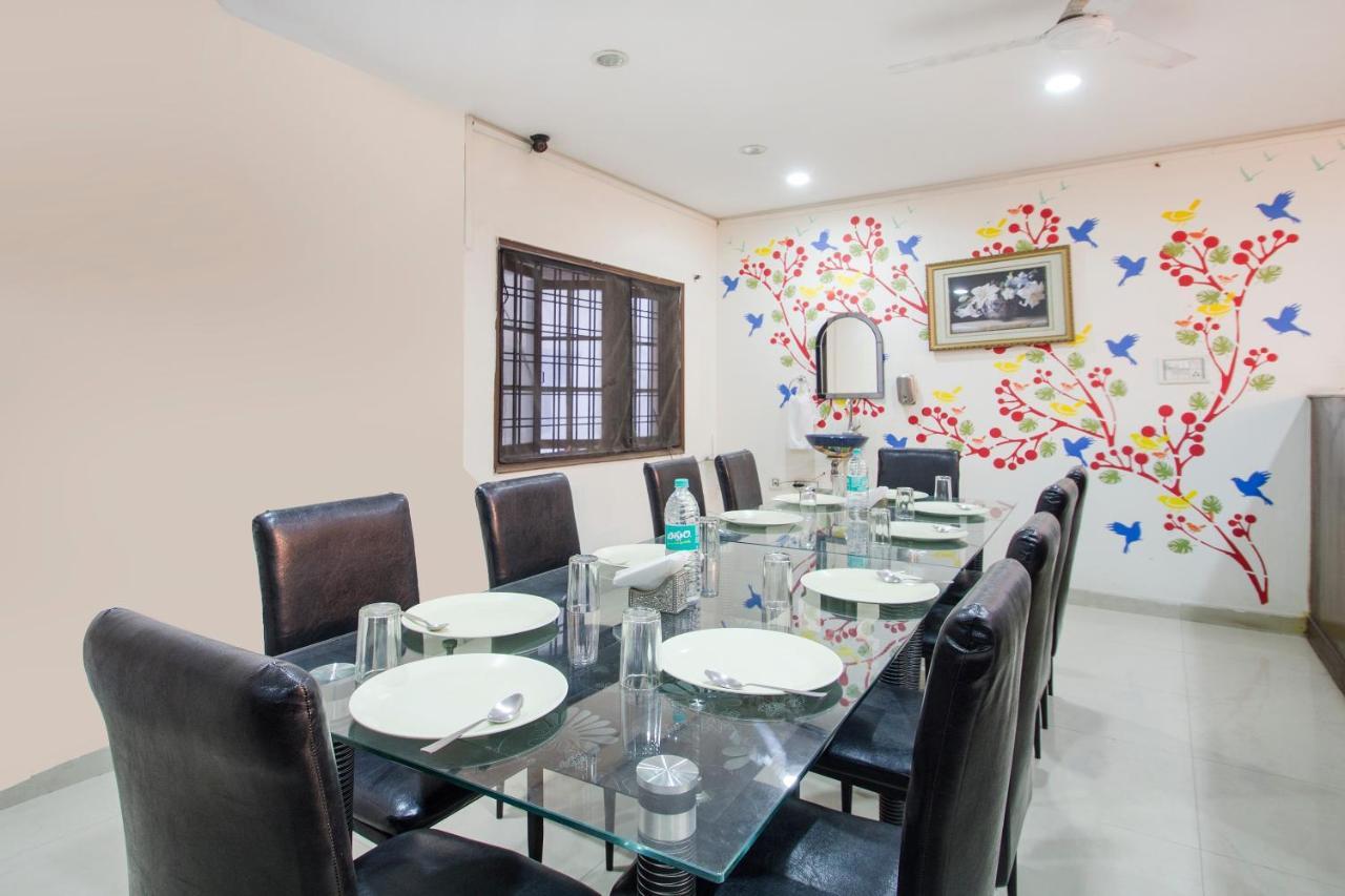 Vaccinated Staff - Oyo 11400 The Down Town Suites Hyderabad Bagian luar foto