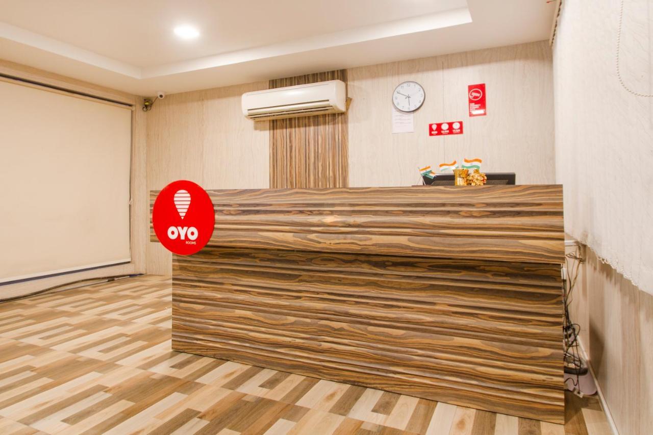 Vaccinated Staff - Oyo 11400 The Down Town Suites Hyderabad Bagian luar foto