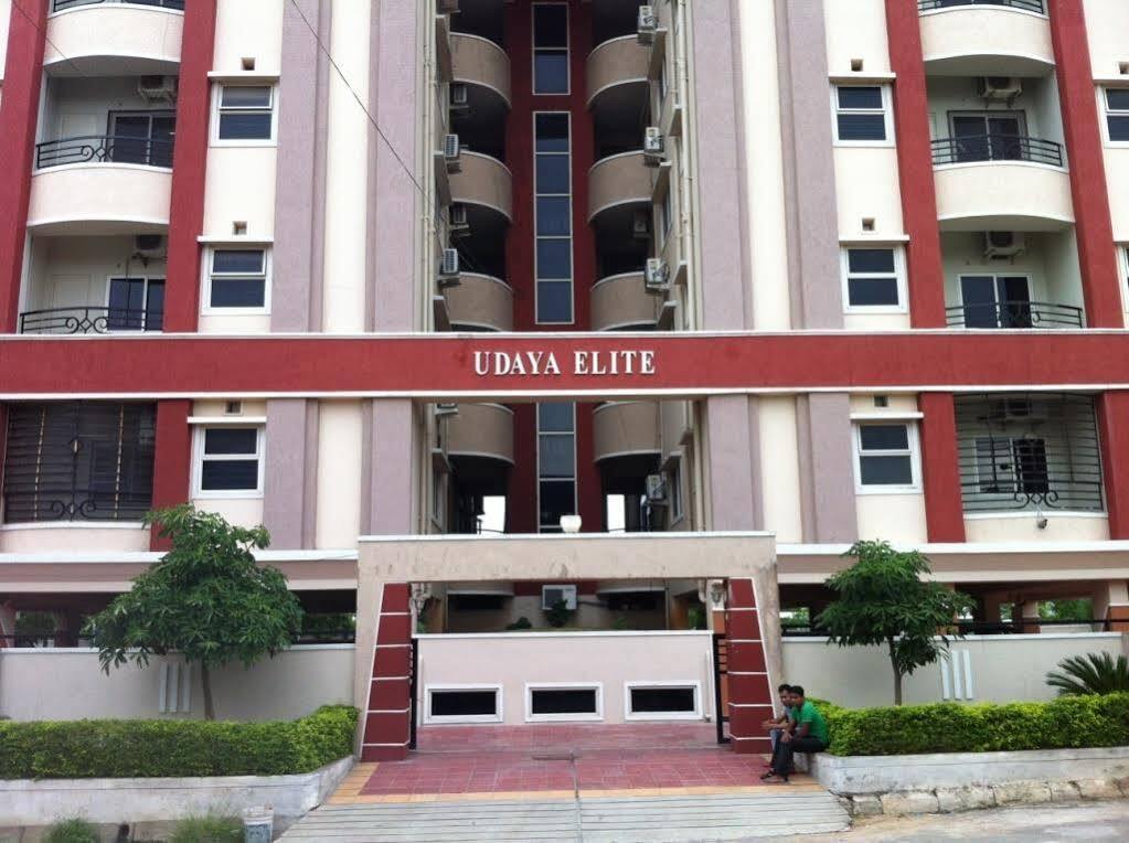 Vaccinated Staff - Oyo 11400 The Down Town Suites Hyderabad Bagian luar foto